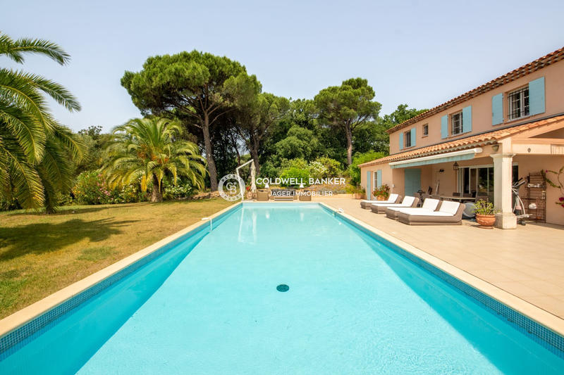 Villa - 250 m² - 4 pièces