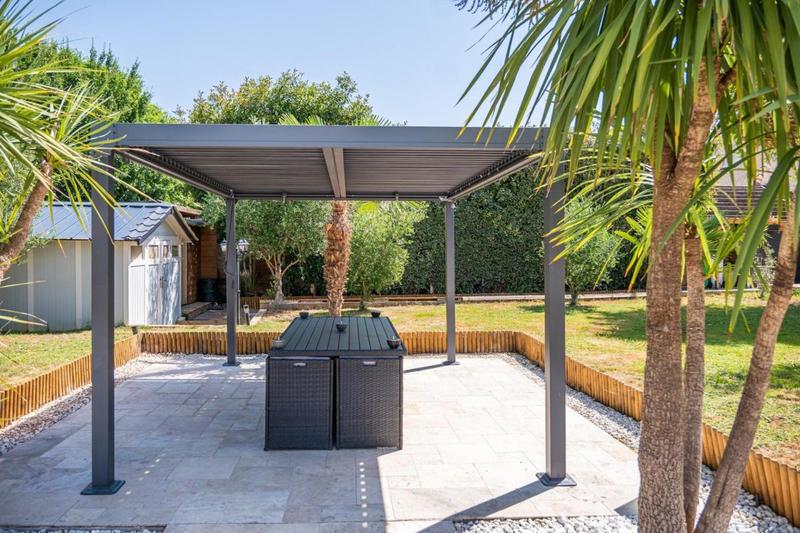 Maison - 260 m² - 8 pièces