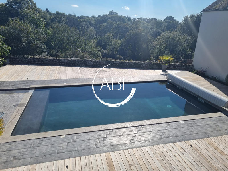 Maison - 231 m² - 8 pièces