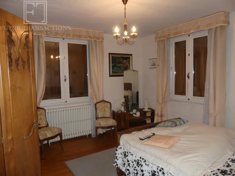 Maison - 199 m² - 8 pièces