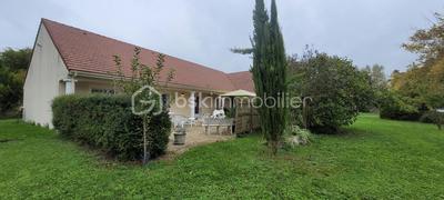 Maison - 230 m² - 8 pièces