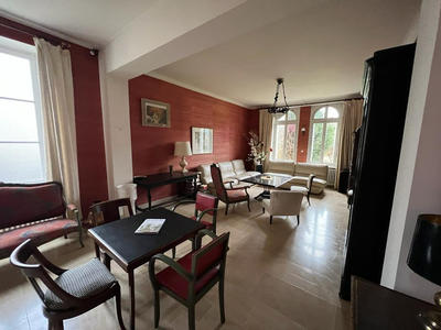 Propriété - 350 m² - 14 pièces