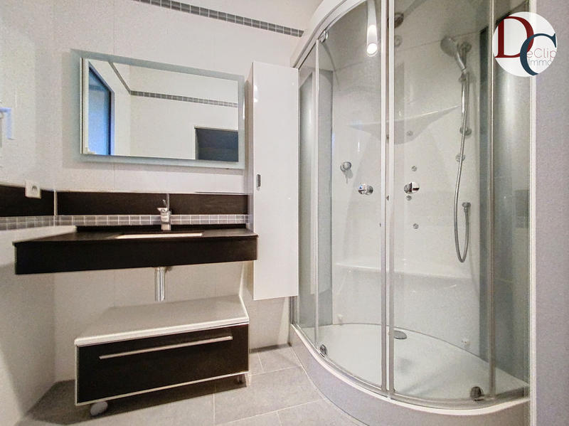 Maison - 203 m² - 8 pièces