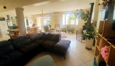 Maison - 247 m² - 9 pièces