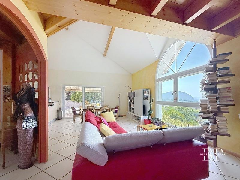 Maison - 222 m² - 5 pièces