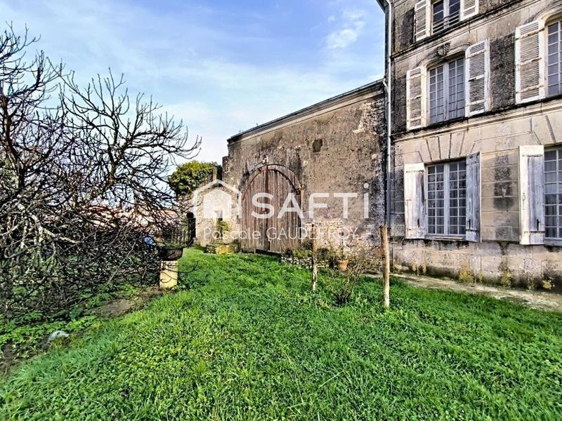 Maison - 270 m² - 9 pièces