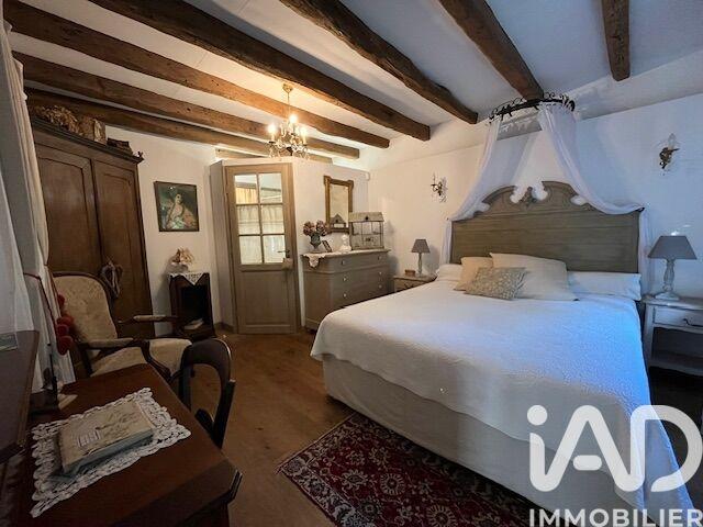 Maison - 318 m² - 12 pièces