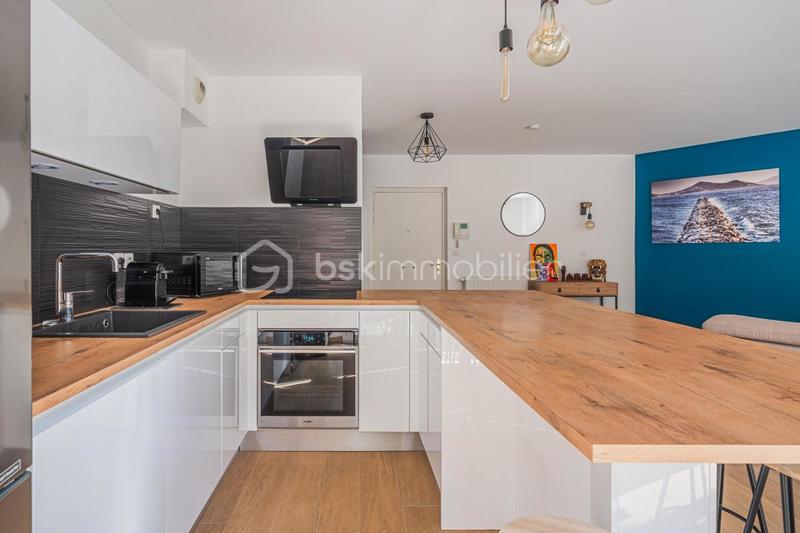 Appartement - 79 m² - 3 pièces