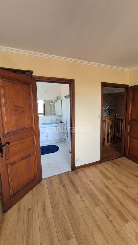 Maison - 200 m² - 6 pièces