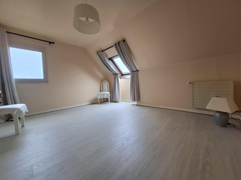 Maison - 279 m² - 9 pièces