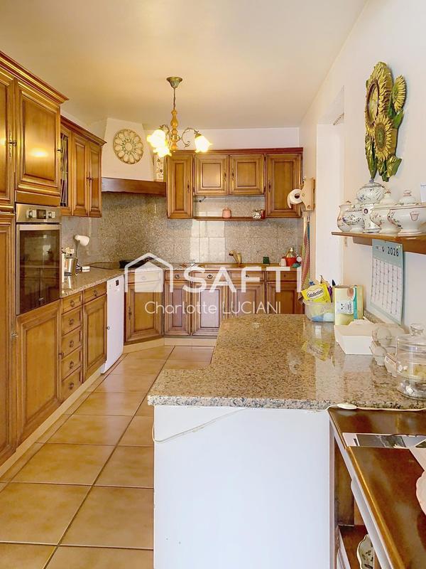 Maison - 185 m² - 7 pièces