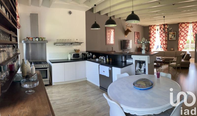 Maison - 250 m² - 9 pièces