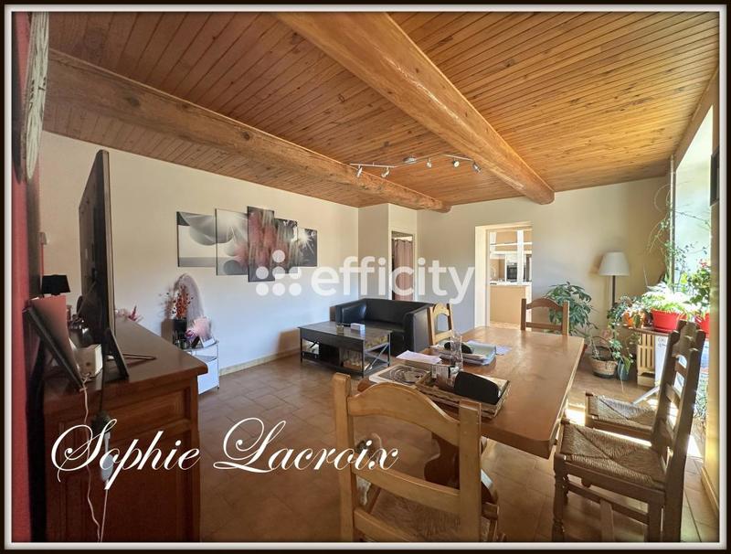 Maison - 212 m² - 6 pièces