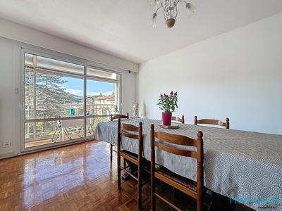 Appartement - 81 m² - 3 pièces