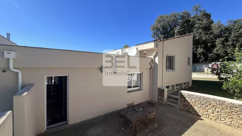 Villa - 258 m² - 8 pièces