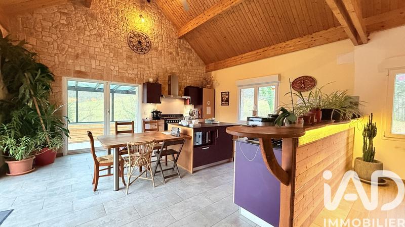 Maison - 290 m² - 9 pièces