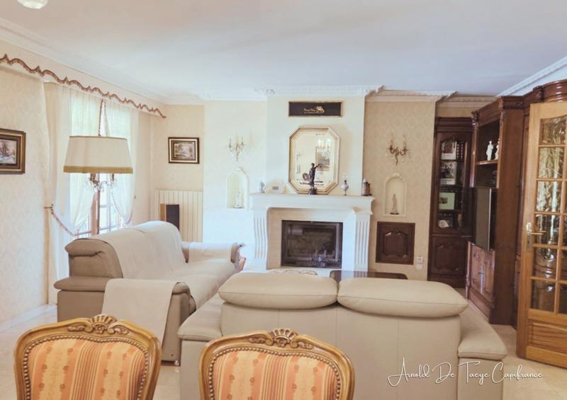 Maison - 262 m² - 10 pièces