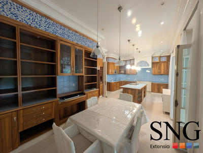 Maison - 275 m² - 6 pièces