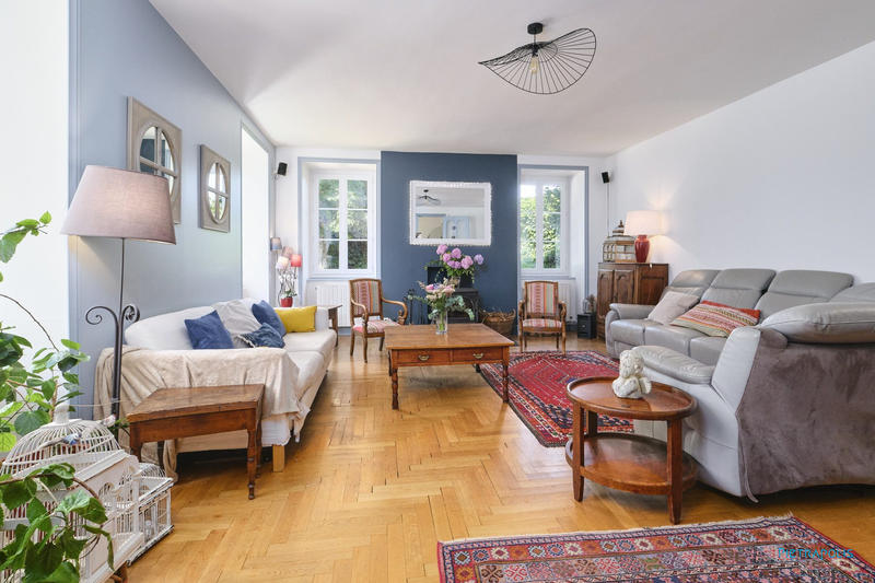 Maison ancienne - 300 m² - 13 pièces