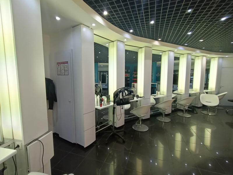 Fonds de commerce - Magasins - 156 m²