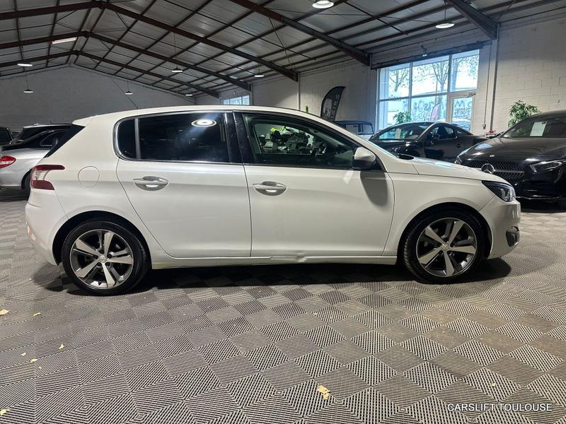 Peugeot 308 1.6 BlueHdi 120cv Feline Eat6 - Boite automatique toit panoramique