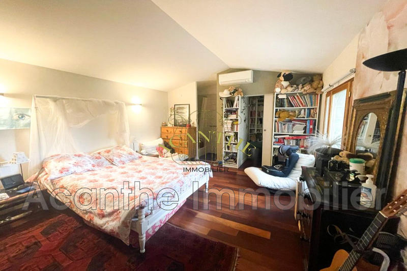 Maison - 300 m² - 6 pièces