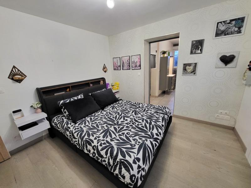 Maison - 330 m² - 15 pièces