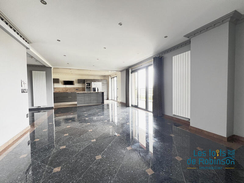 Appartement - 153 m² - 5 pièces