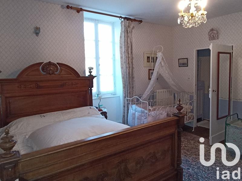 Maison - 330 m² - 8 pièces