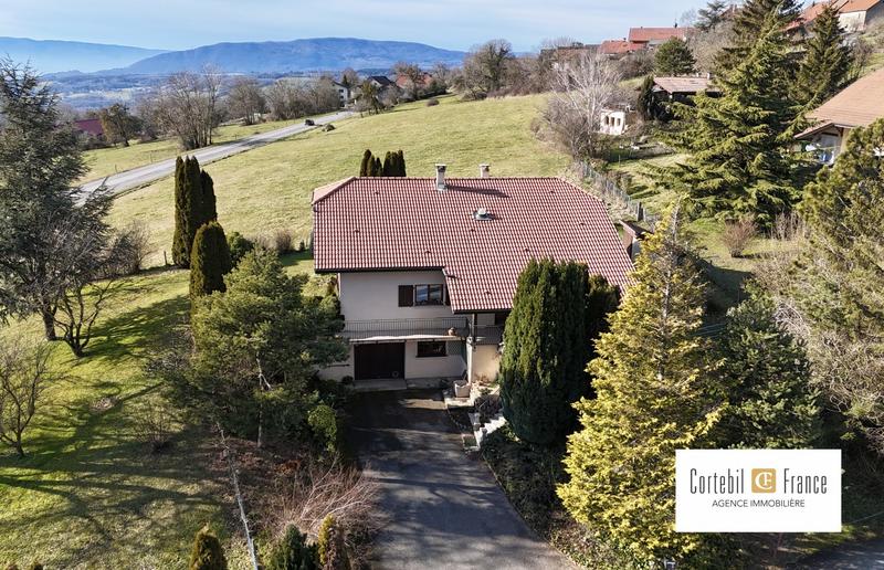 Maison traditionnelle - 320 m² - 5 pièces