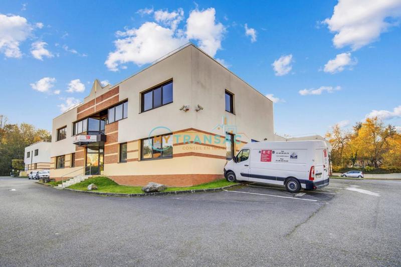 Local d'activité / Entrepôt - 518 m²