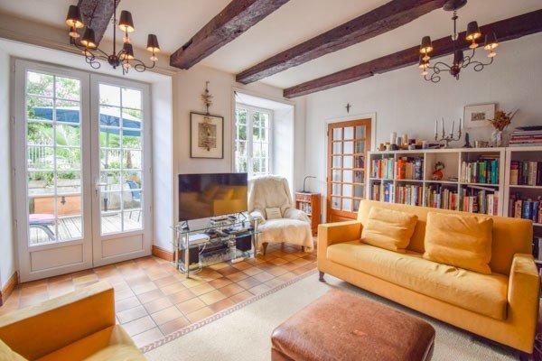 Maison - 256 m² - 11 pièces