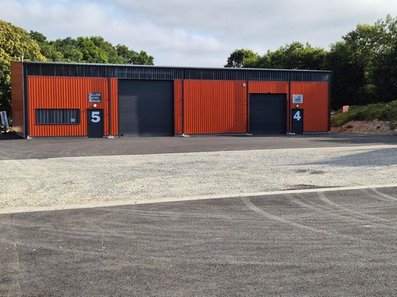 Parking / Garage - 195 m²