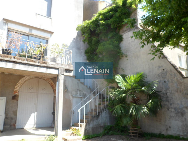 Maison - 239 m² - 7 pièces