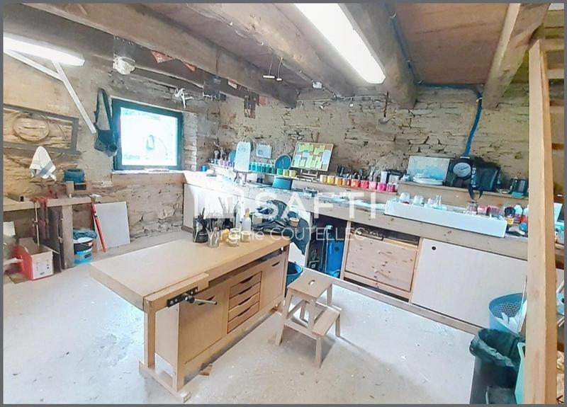 Maison - 337 m² - 15 pièces