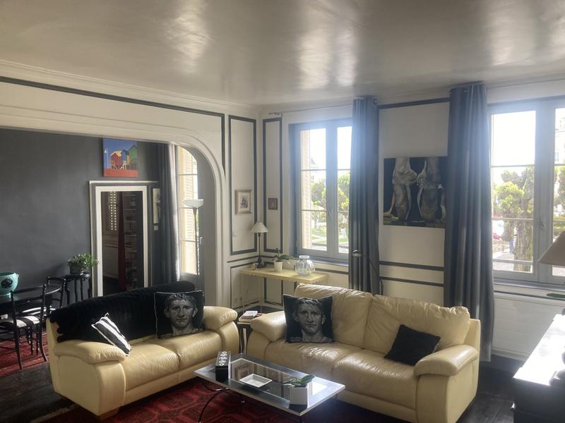 Appartement - 218 m² - 13 pièces