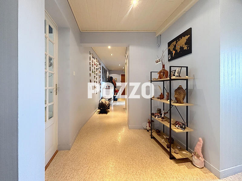 Appartement - 93 m² - 3 pièces