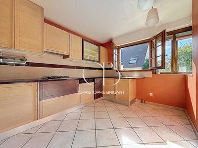 Maison - 200 m² - 8 pièces