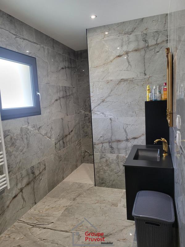 Maison - 240 m² - 5 pièces