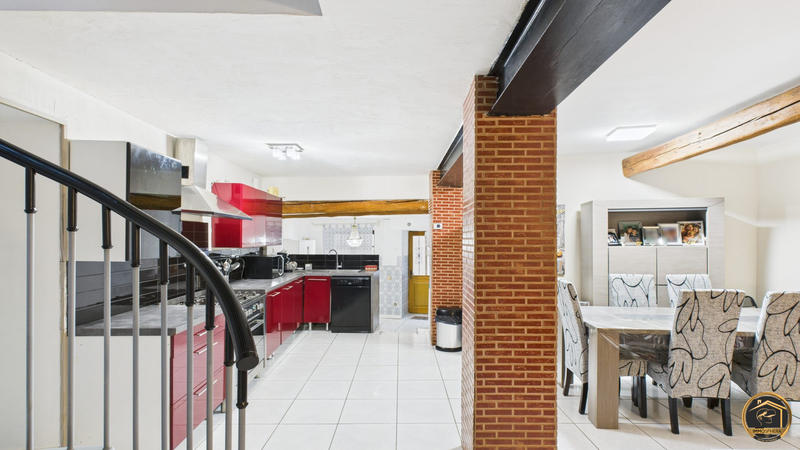 Maison - 150 m² - 8 pièces