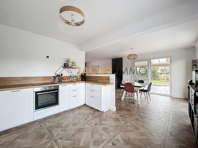 Maison - 110 m² - 7 pièces