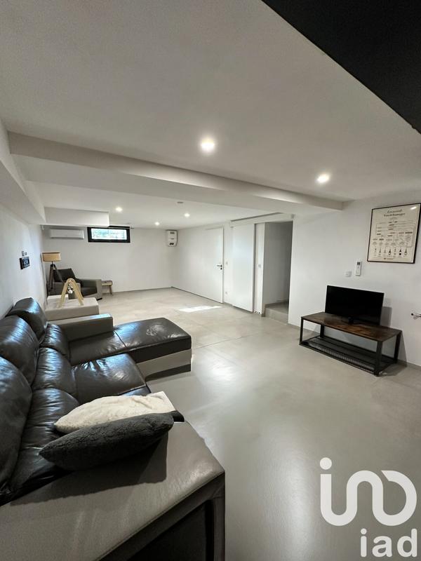 Maison - 236 m² - 8 pièces