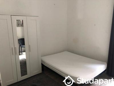 Chambre - 12 m² - 1 pièce