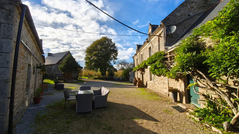 Maison - 354 m² - 14 pièces