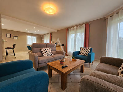 Maison - 213 m² - 7 pièces