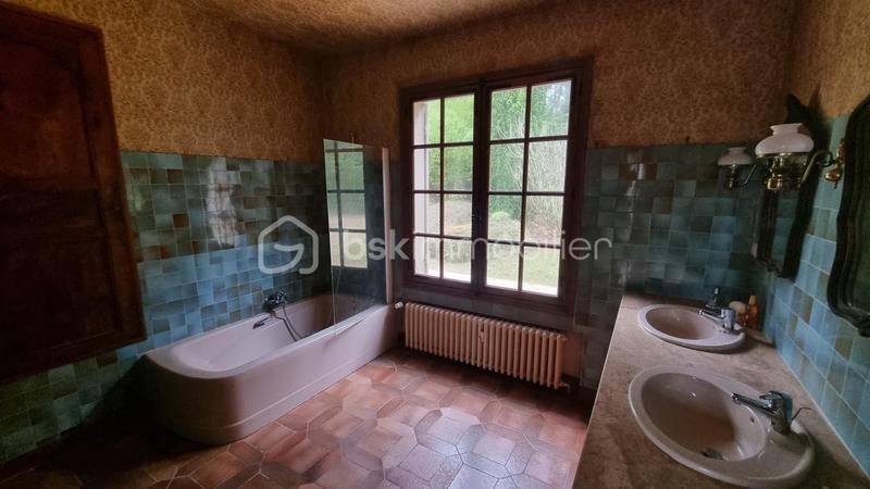 Propriété - 220 m² - 7 pièces