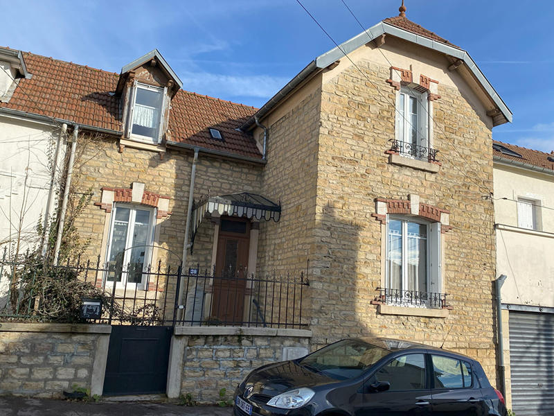 Maison - 88 m² - 4 pièces