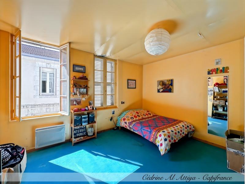 Maison de ville - 211 m² - 6 pièces