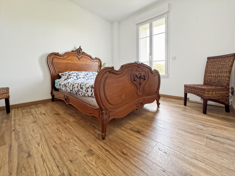 Propriété - 260 m² - 9 pièces