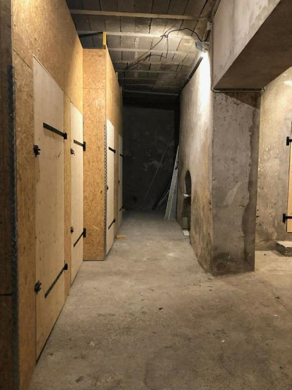 Parking / Garage - 123 m²